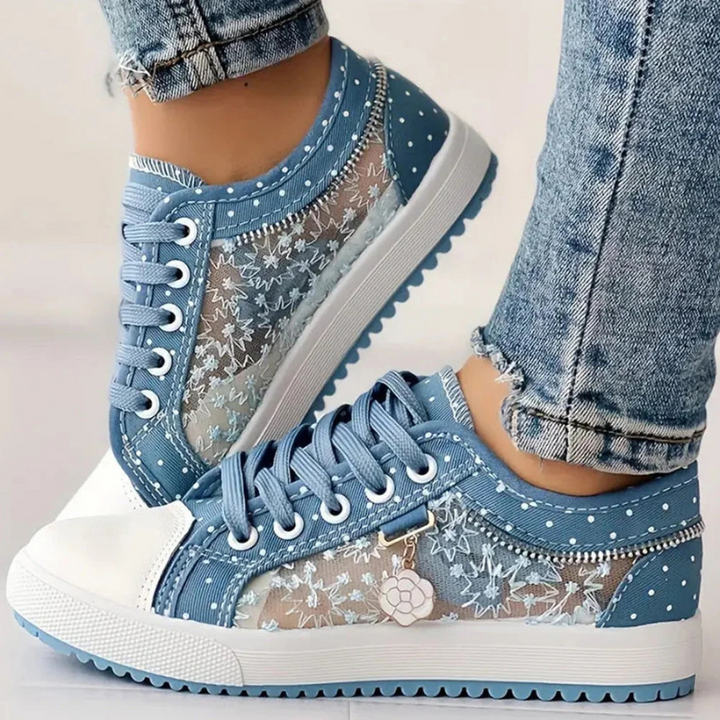 CARO | ELEGANTE DAMEN-SNEAKER MIT FLORALEN DETAILS