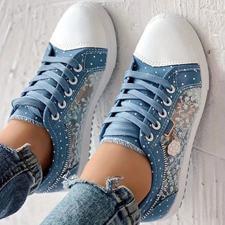 CARO | ELEGANTE DAMEN-SNEAKER MIT FLORALEN DETAILS