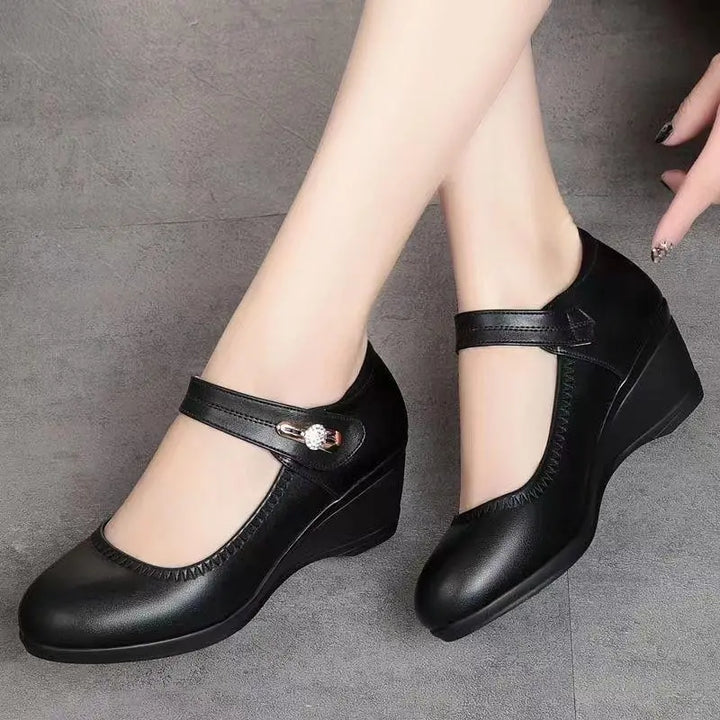 Amaya | Leder-Absatzschuhe mit Schnallenriemen