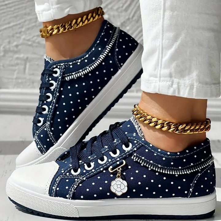 CARO | ELEGANTE DAMEN-SNEAKER MIT FLORALEN DETAILS
