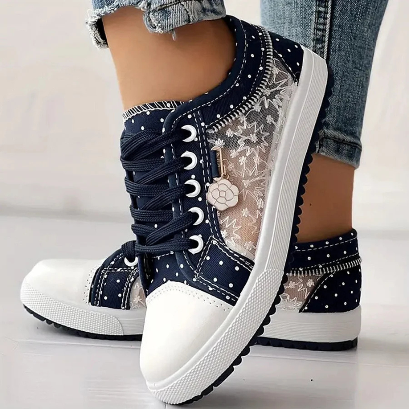 CARO | ELEGANTE DAMEN-SNEAKER MIT FLORALEN DETAILS