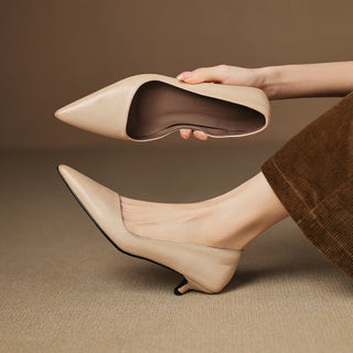 Orlisse Leder Kitten Heel Pumps