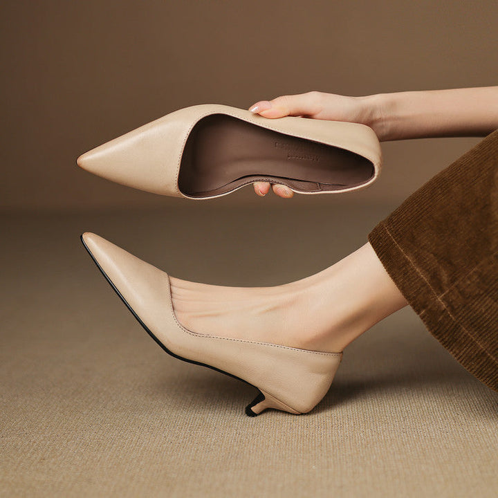 Orlisse Leder Kitten Heel Pumps