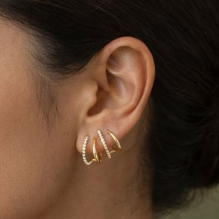 Mabyla | Glow Ohrringe – Goldene Multi-Line Ear Cuffs mit Zirkonia