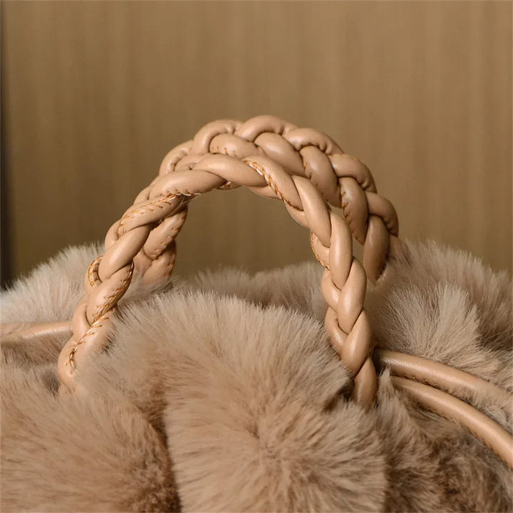Blesilda | Plüsch-Handtasche mit Geflochtenem Griff