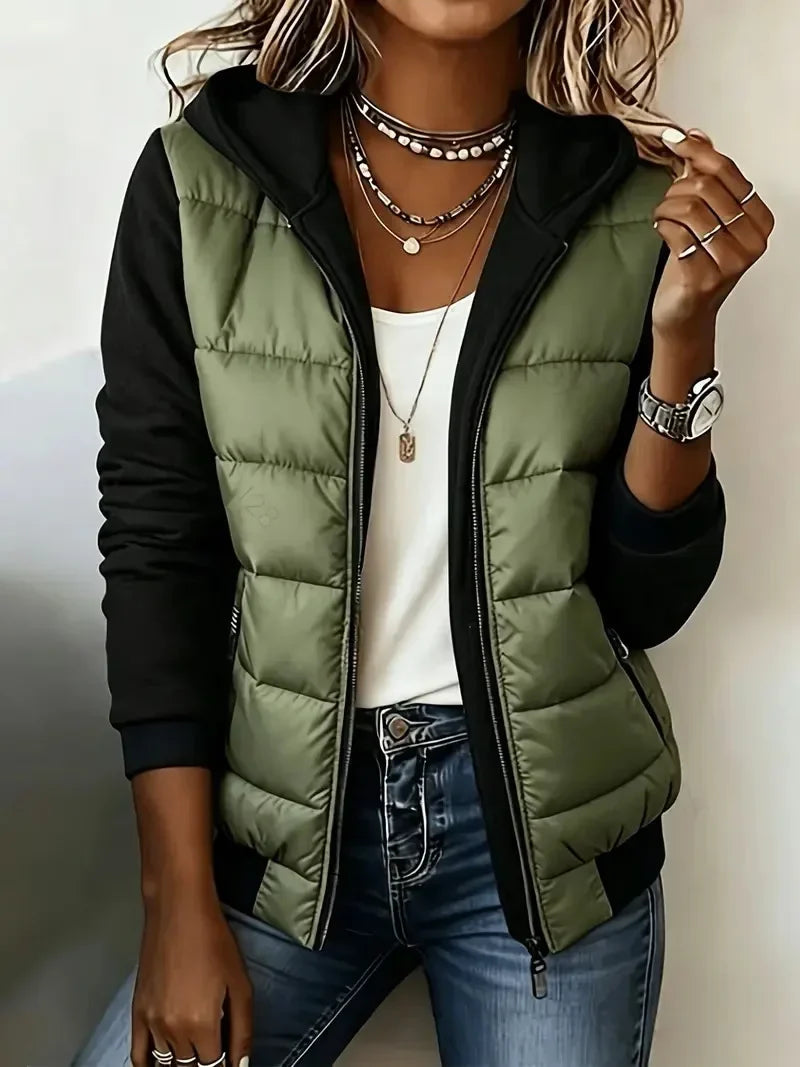 Mabyla | Wattierte Colorblock-Jacke mit Kapuze für Damen