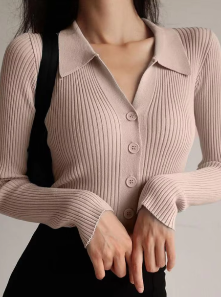 Nicole | Pullover mit Knopfkragen und V-Ausschnitt